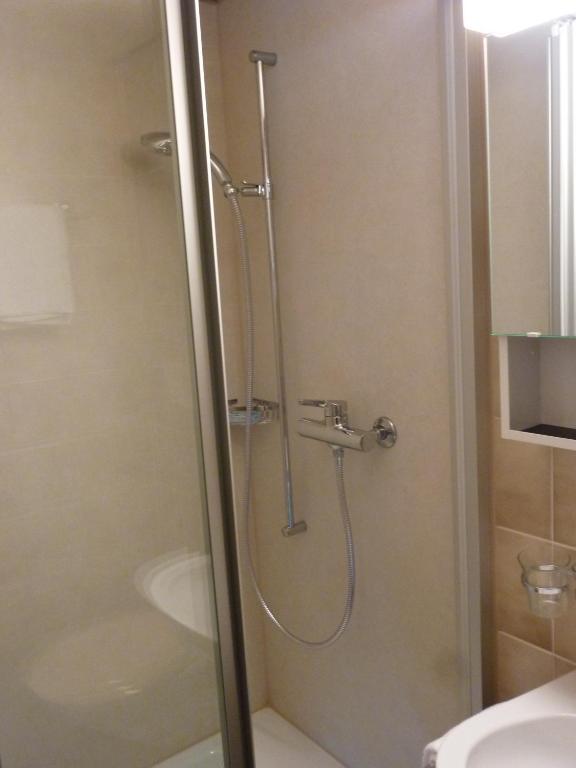 Engel Hotel *